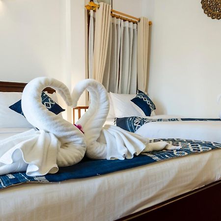 วิลลา สมพงศ์ Bed & Breakfast หลวงพระบาง ภายนอก รูปภาพ