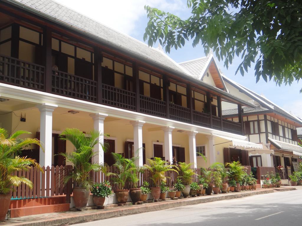 วิลลา สมพงศ์ Bed & Breakfast หลวงพระบาง ภายนอก รูปภาพ