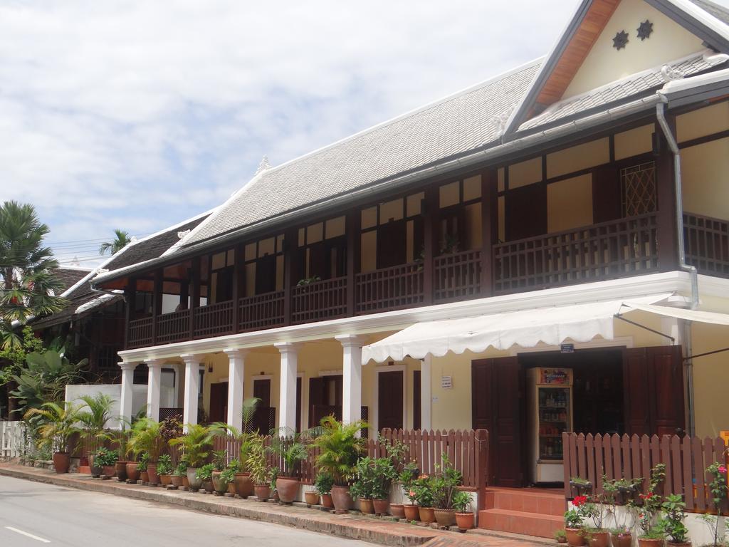 วิลลา สมพงศ์ Bed & Breakfast หลวงพระบาง ภายนอก รูปภาพ