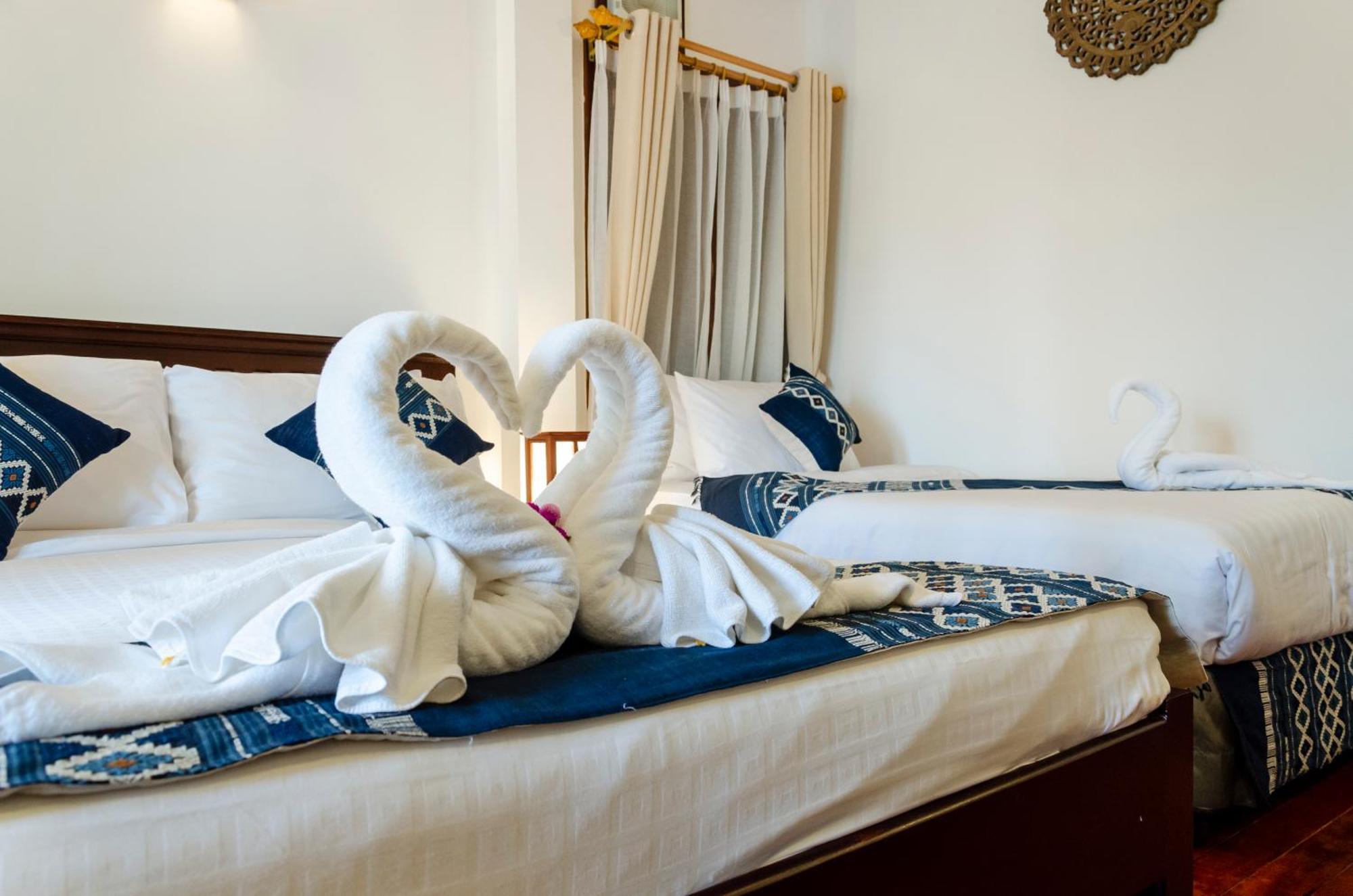 วิลลา สมพงศ์ Bed & Breakfast หลวงพระบาง ภายนอก รูปภาพ