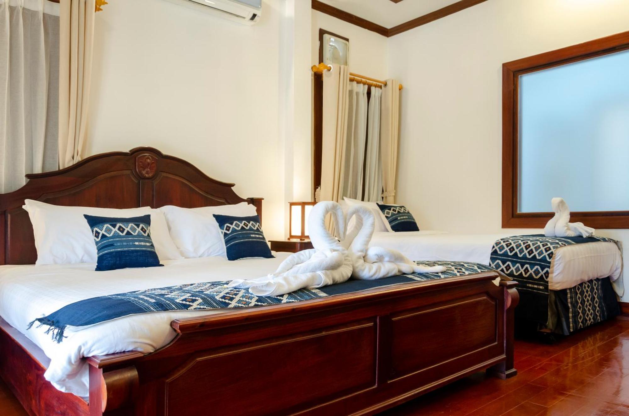 วิลลา สมพงศ์ Bed & Breakfast หลวงพระบาง ภายนอก รูปภาพ