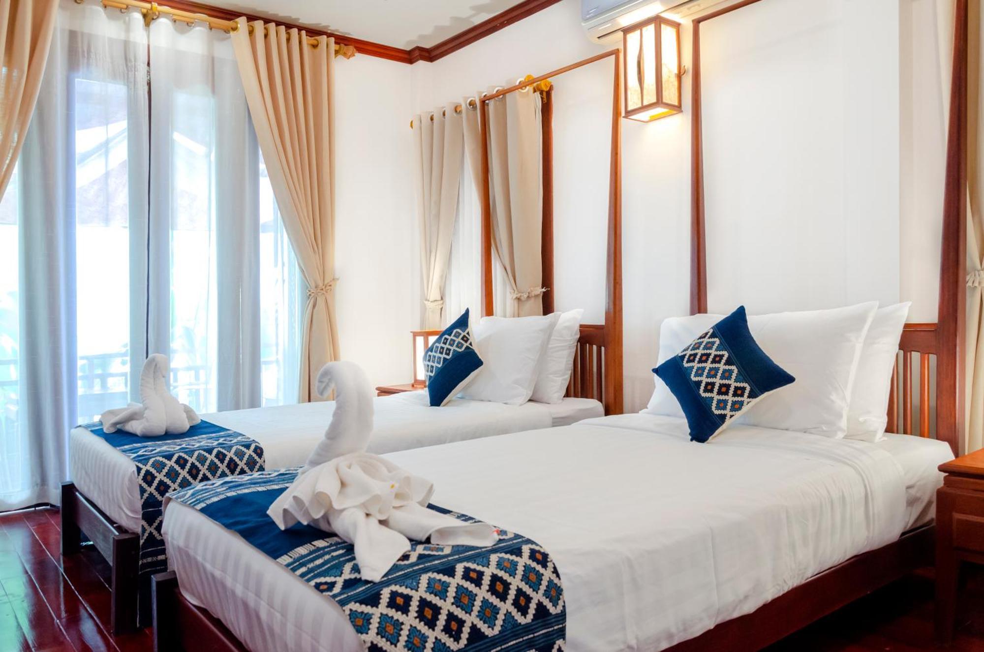 วิลลา สมพงศ์ Bed & Breakfast หลวงพระบาง ภายนอก รูปภาพ