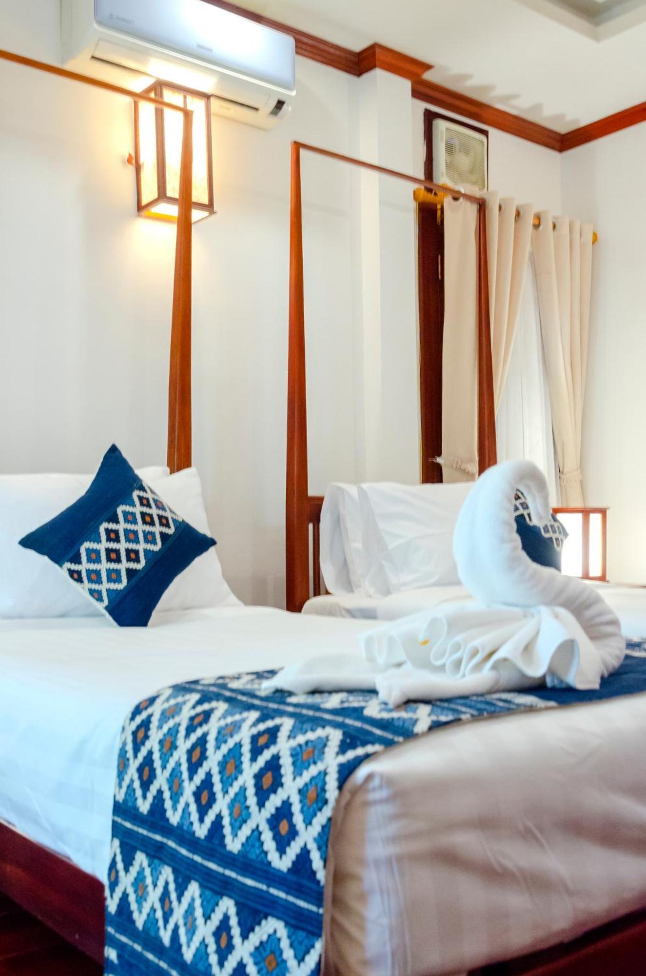 วิลลา สมพงศ์ Bed & Breakfast หลวงพระบาง ภายนอก รูปภาพ