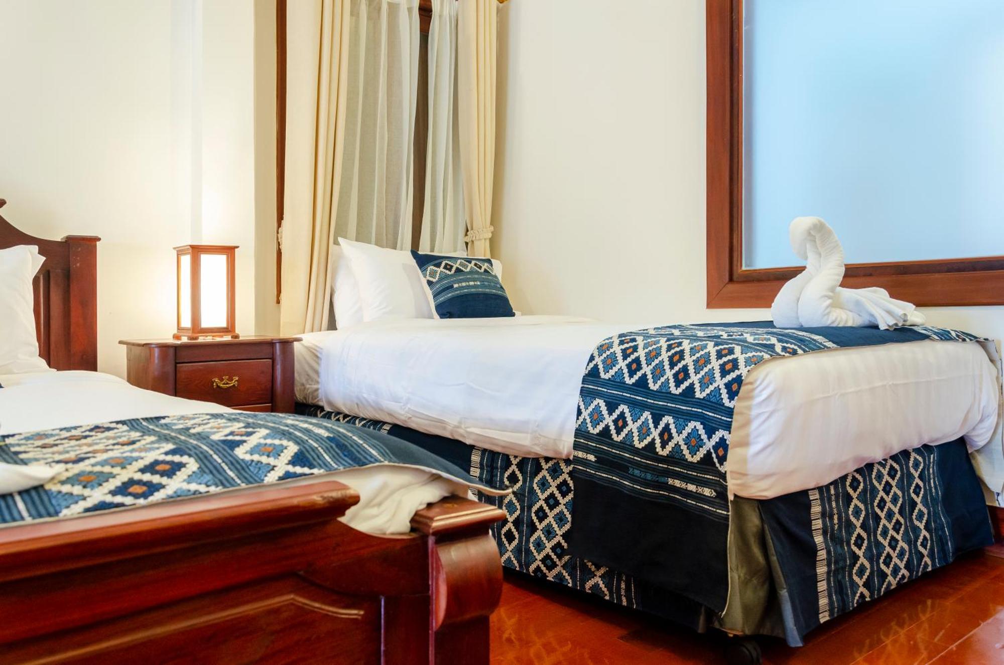 วิลลา สมพงศ์ Bed & Breakfast หลวงพระบาง ภายนอก รูปภาพ