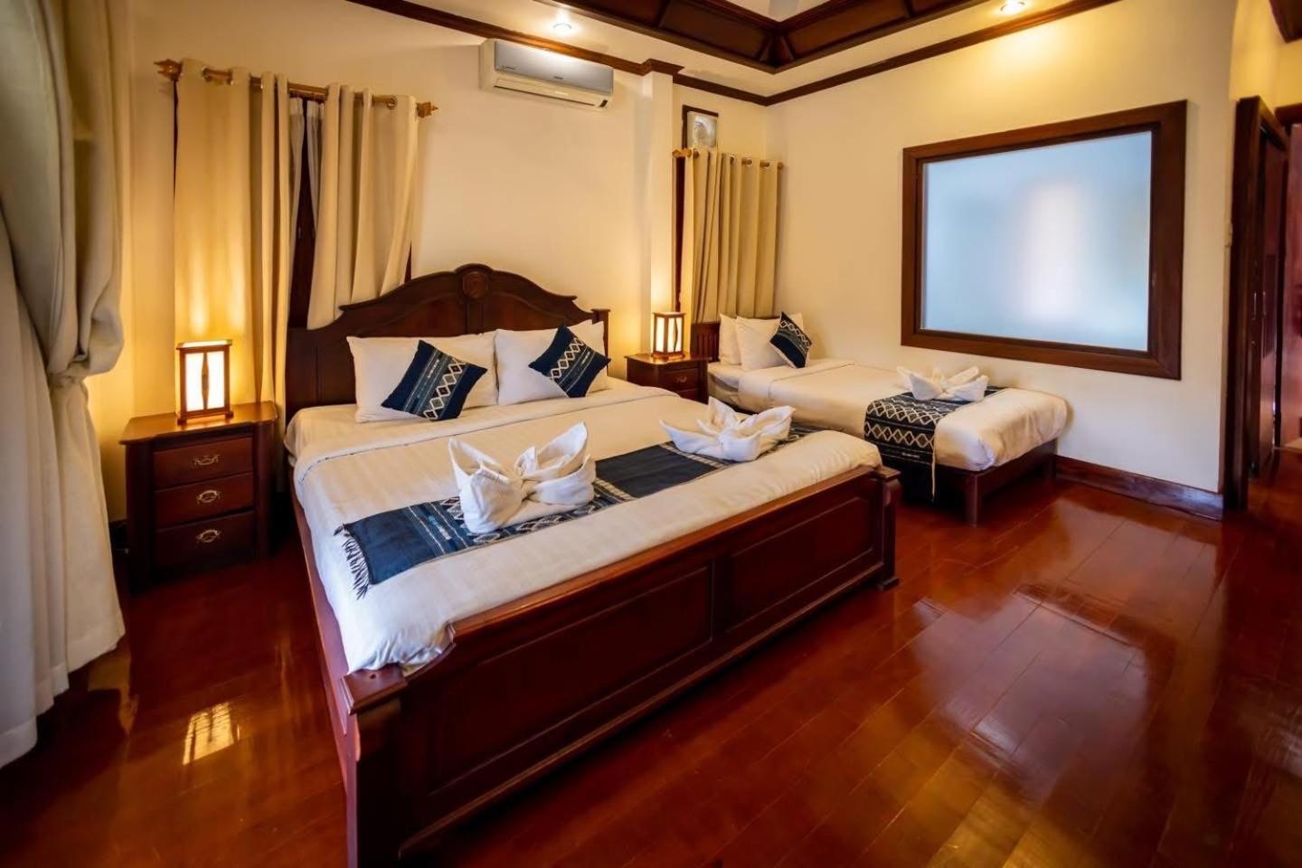 วิลลา สมพงศ์ Bed & Breakfast หลวงพระบาง ภายนอก รูปภาพ
