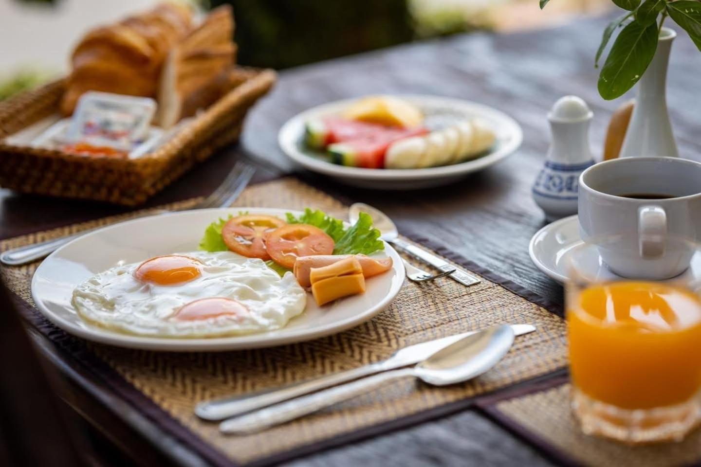 วิลลา สมพงศ์ Bed & Breakfast หลวงพระบาง ภายนอก รูปภาพ
