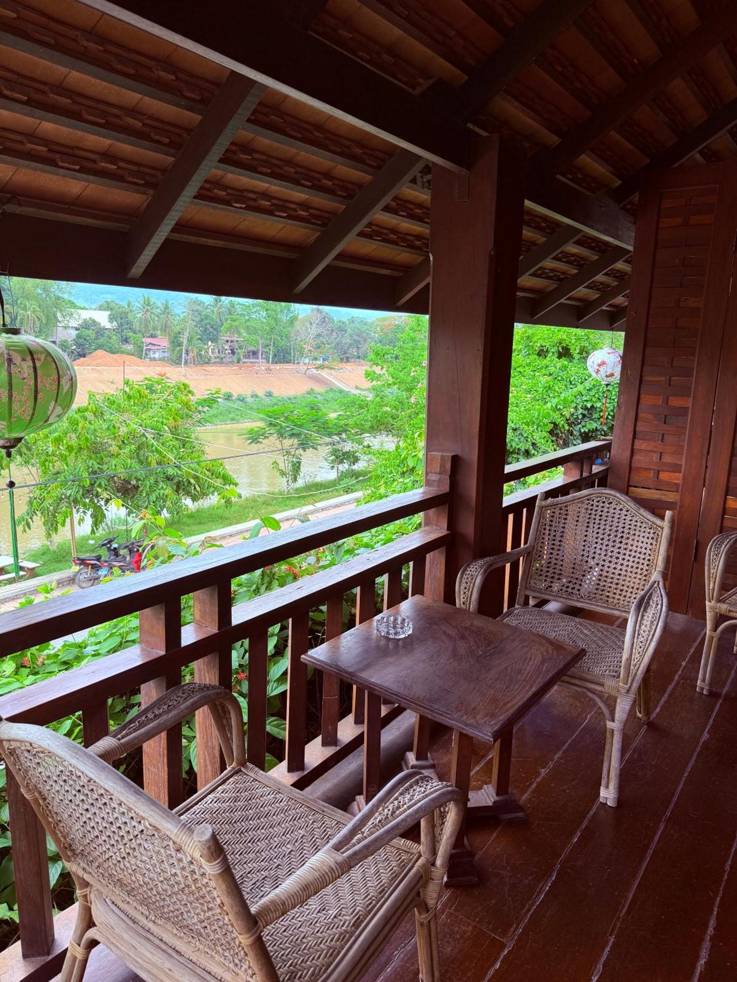 วิลลา สมพงศ์ Bed & Breakfast หลวงพระบาง ภายนอก รูปภาพ