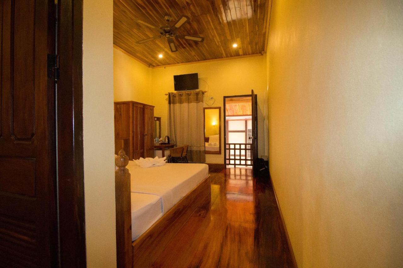 วิลลา สมพงศ์ Bed & Breakfast หลวงพระบาง ภายนอก รูปภาพ