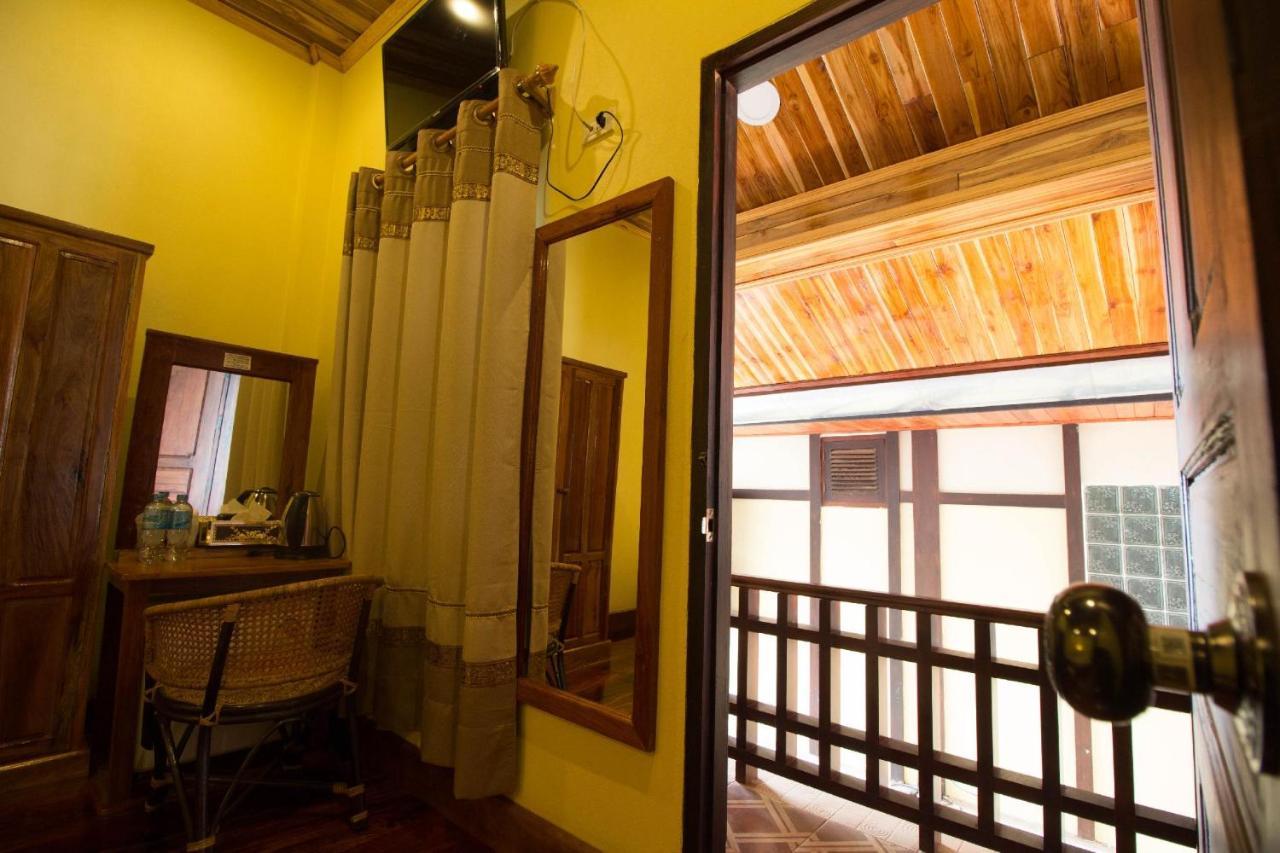 วิลลา สมพงศ์ Bed & Breakfast หลวงพระบาง ภายนอก รูปภาพ