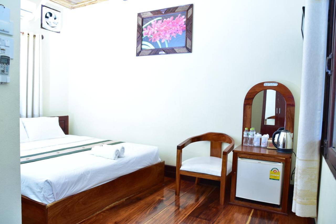 วิลลา สมพงศ์ Bed & Breakfast หลวงพระบาง ภายนอก รูปภาพ