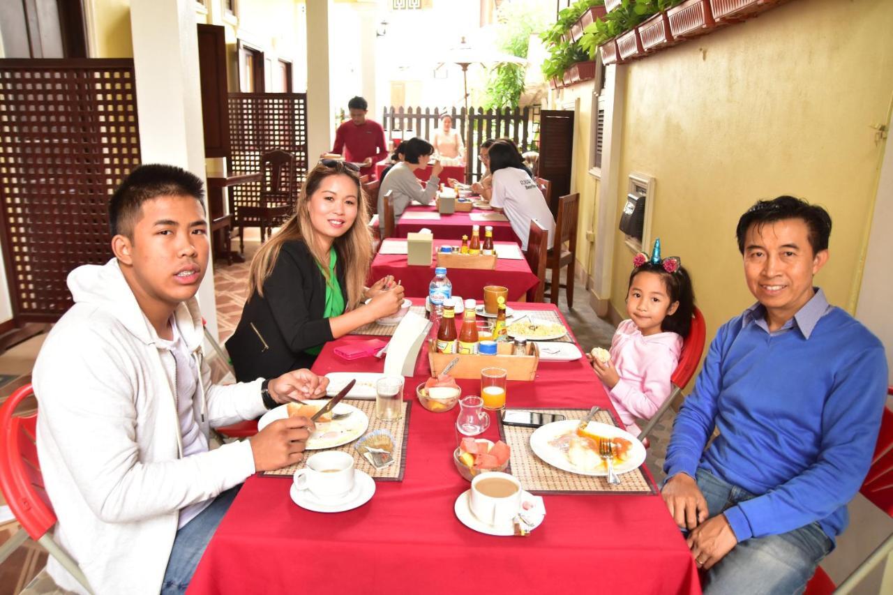 วิลลา สมพงศ์ Bed & Breakfast หลวงพระบาง ภายนอก รูปภาพ