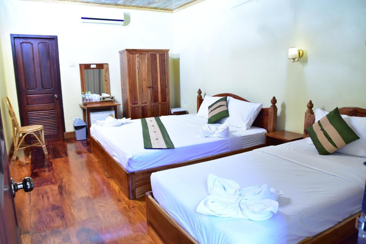 วิลลา สมพงศ์ Bed & Breakfast หลวงพระบาง ภายนอก รูปภาพ