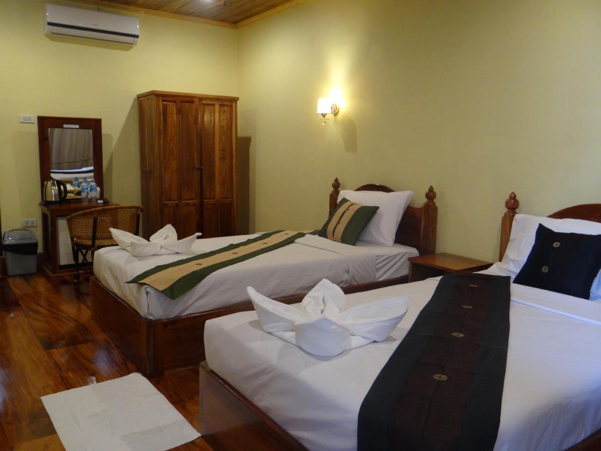 วิลลา สมพงศ์ Bed & Breakfast หลวงพระบาง ภายนอก รูปภาพ