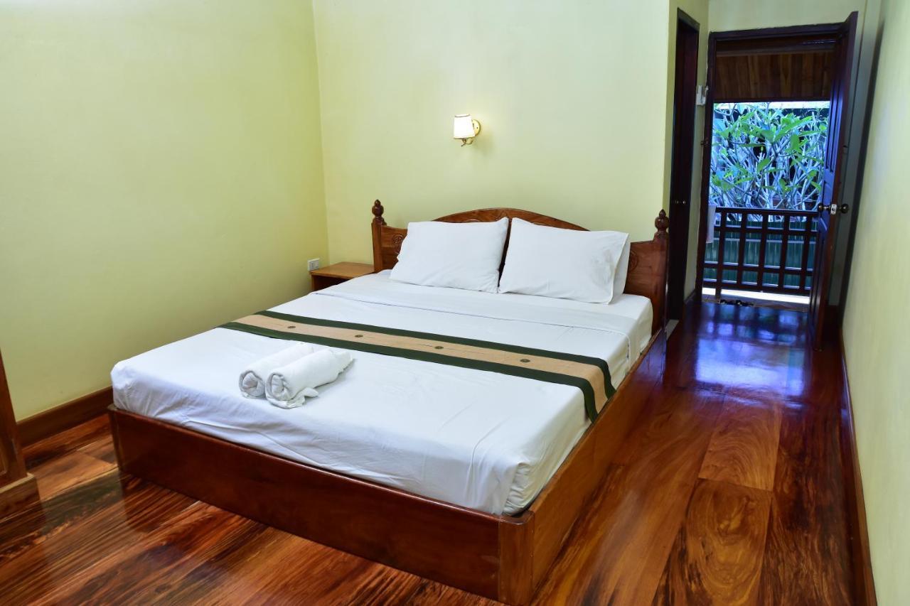 วิลลา สมพงศ์ Bed & Breakfast หลวงพระบาง ภายนอก รูปภาพ